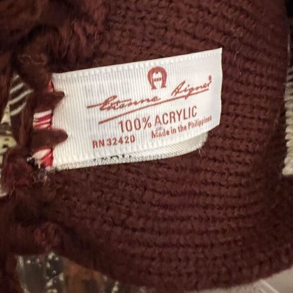 Vintage women’s Etienne Aigner tassels acrylic winter scarf. - Picture 7 of 7